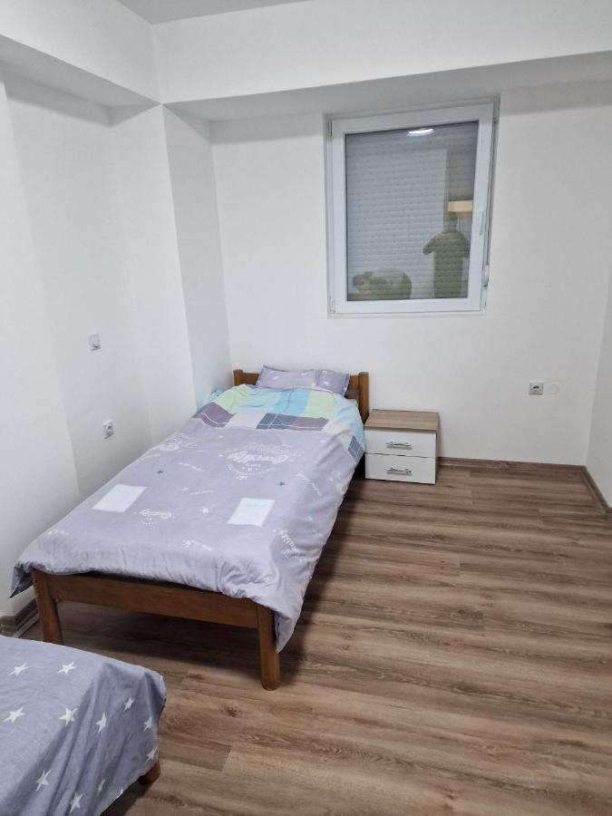 Apartment Trifunovi Kočani Luaran gambar